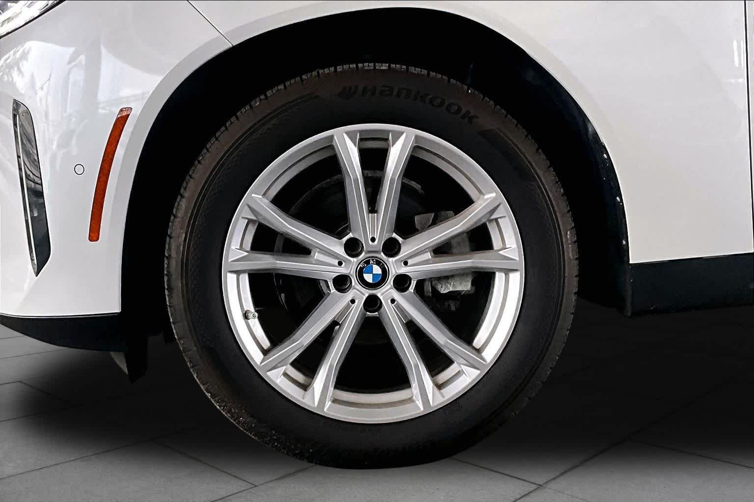 Used 2025 Mineral White Metallic BMW 30 xDrive image 20