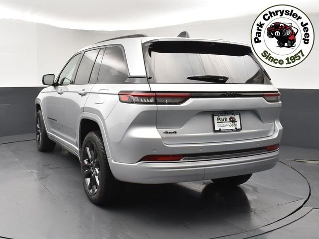 New 2026 Silver Zynith Exterior Paint Jeep Limited Reserve image 4