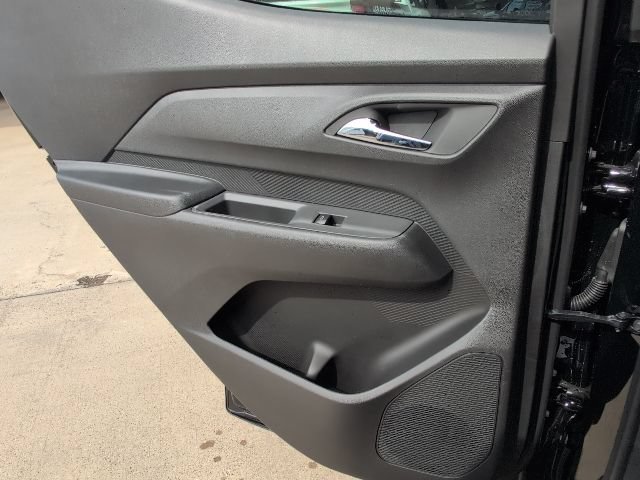 2027 Chevrolet Bolt LT - Photo 8