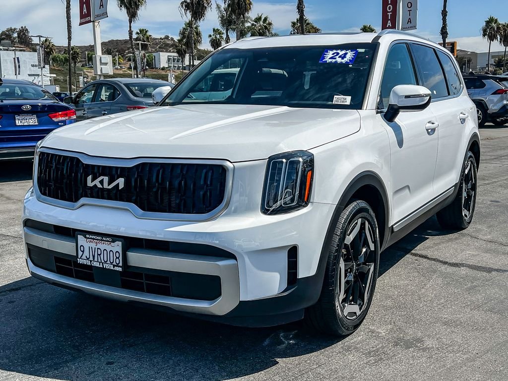 Used 2024 White Kia EX image 3