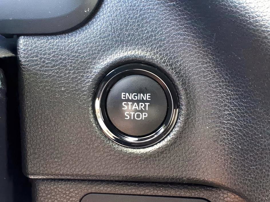 Used 2025 Ice Cap Toyota SR5 image 21