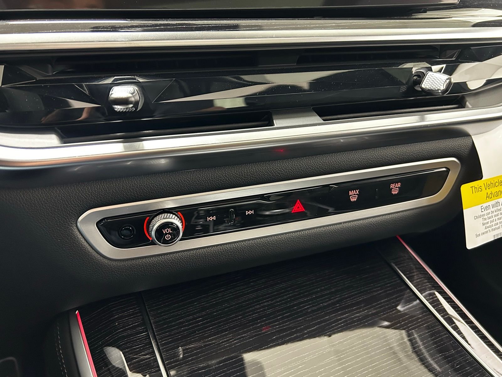 New 2026 Dravit Grey Metallic BMW M60i image 19