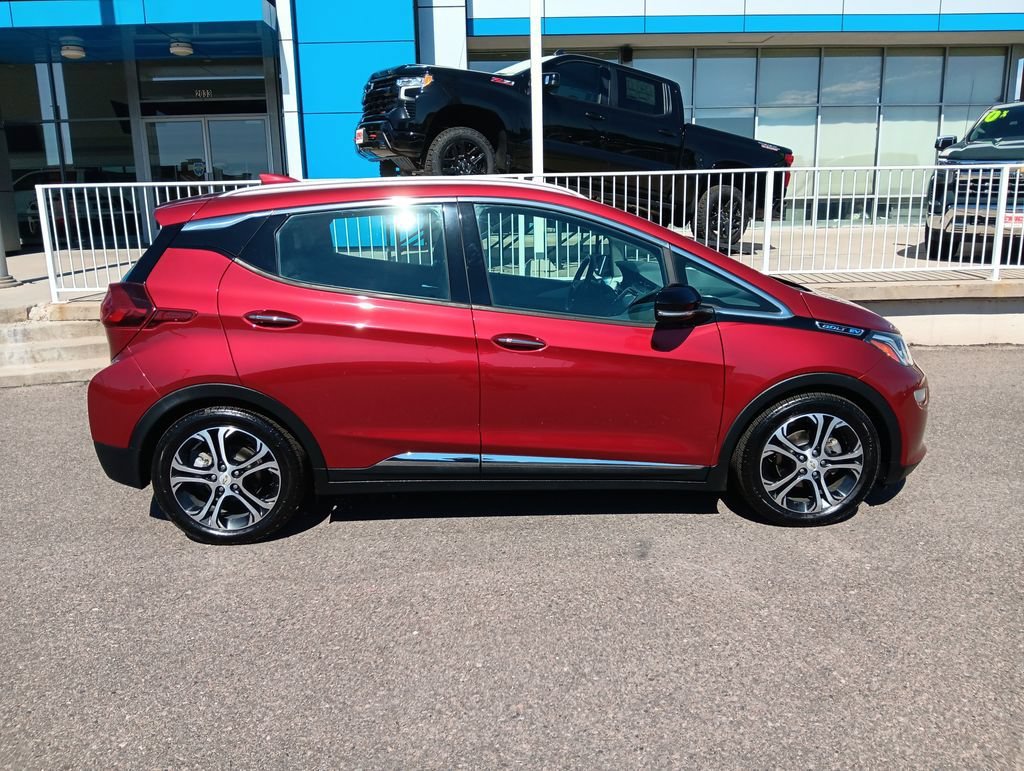 Used 2019 Includes (TUS) Black grille.) Chevrolet Premier image 6