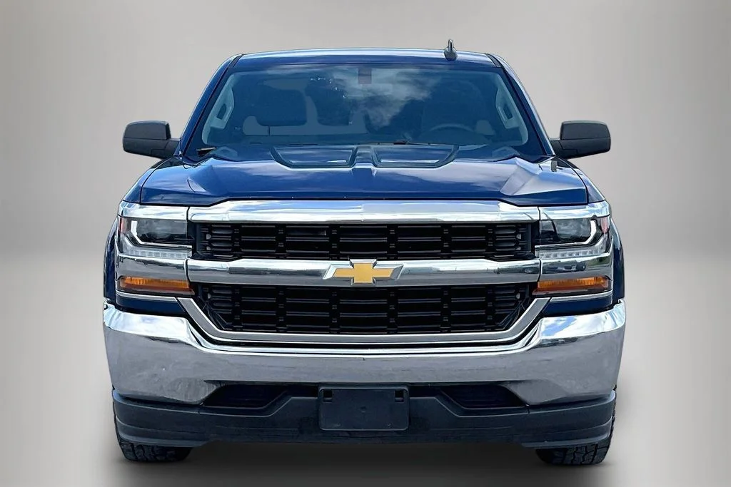 Used 2016 Blue Chevrolet LS image 3