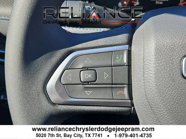 New 2026 Bright White Clearcoat Jeep Latitude image 19