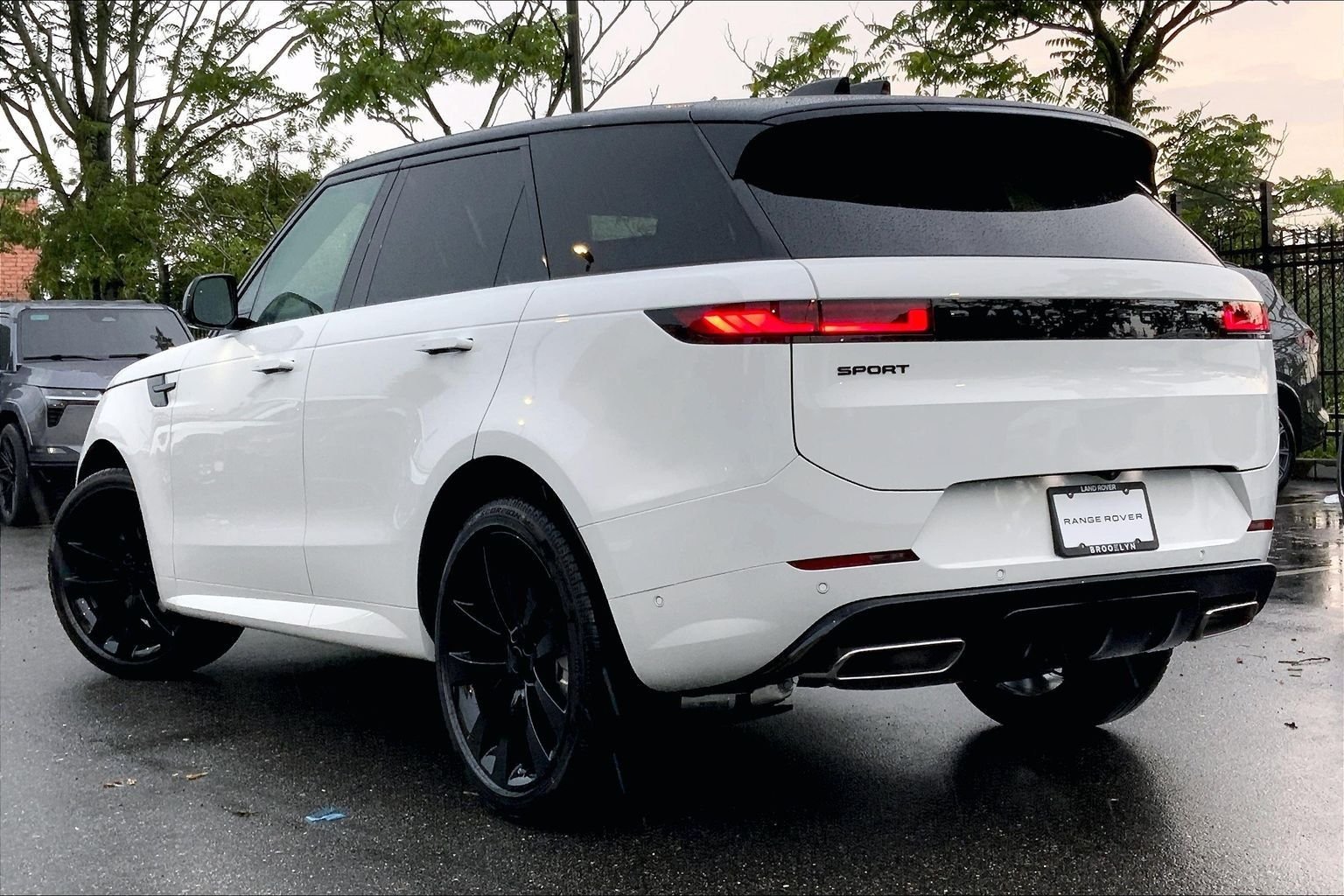 New 2026 Fuji White Land Rover Dynamic SE image 12