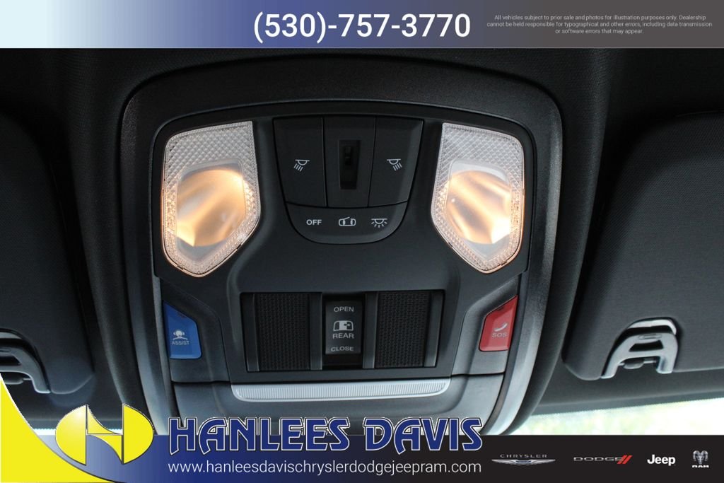 New 2024 Diamond Black Crystal Pearl-Coat Exterior Paint RAM Tradesman image 17