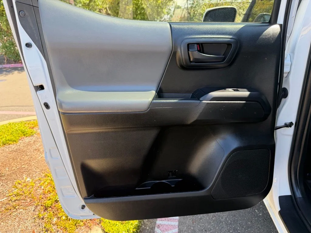 Used 2022 White Toyota SR image 28