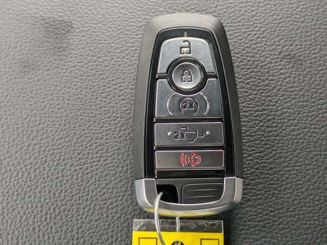 New 2026 Oxford White Ford Lariat® image 29