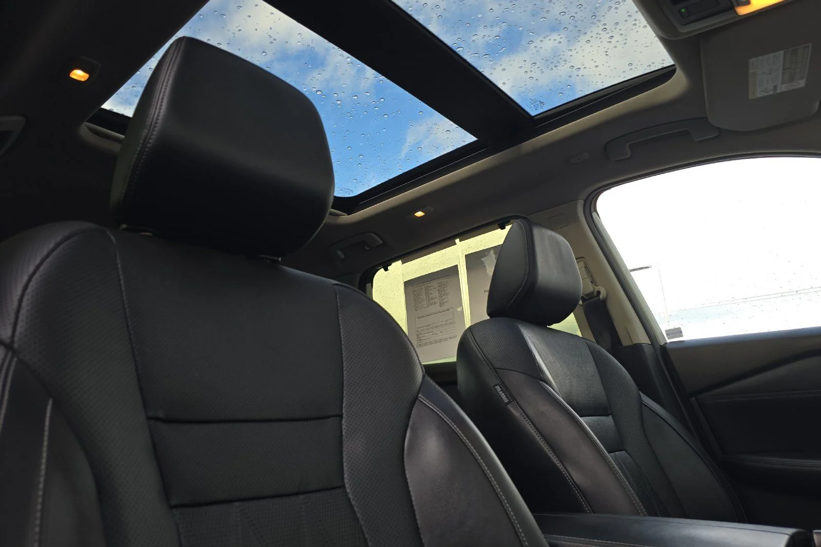 Used 2023 White Nissan Platinum image 18