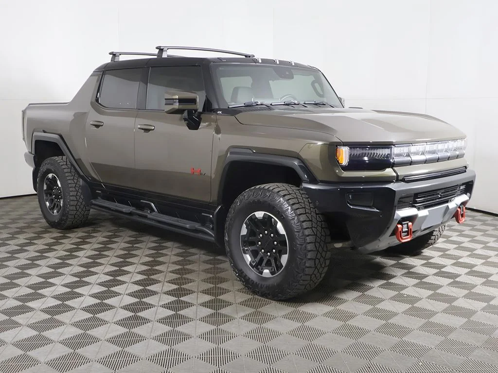 Used 2025 GMC HUMMER EV 2X with VIN 1GT10BDD0SU100382 for sale in Parma, OH