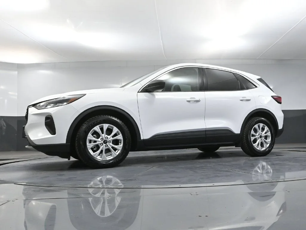 Used 2023 White Ford Active image 44