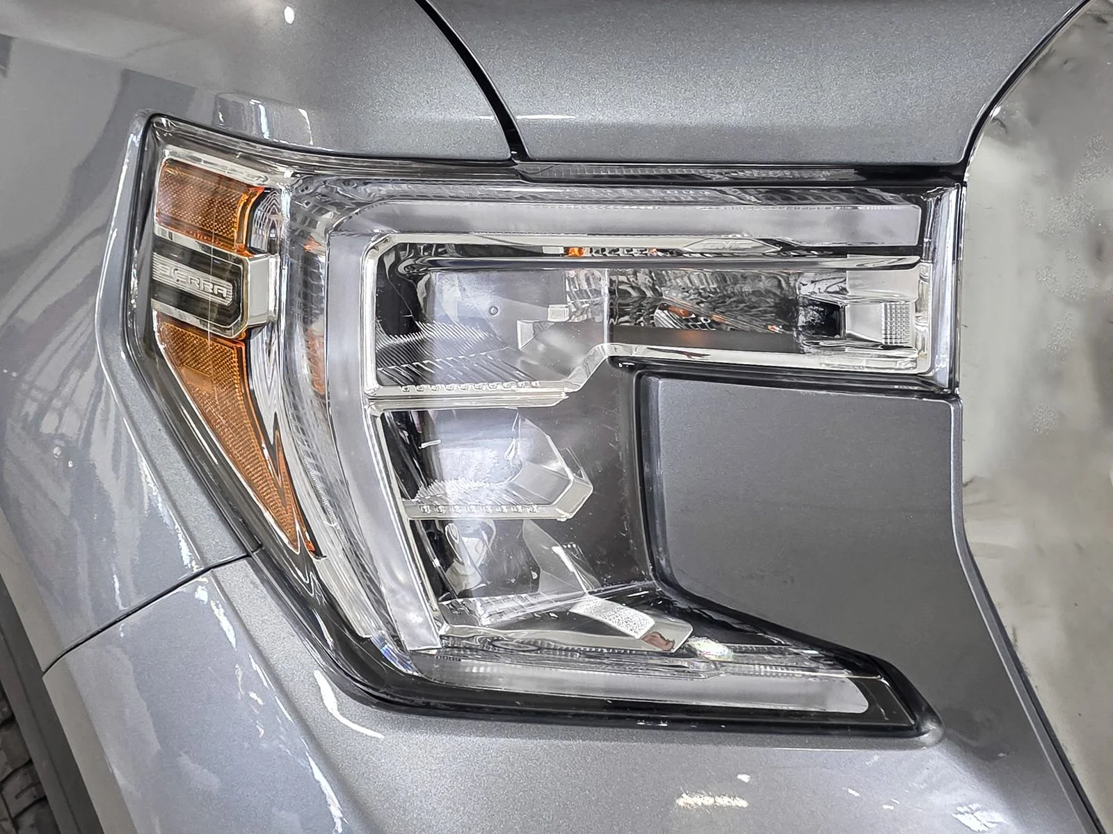 Used 2020 Gray GMC SLE image 14