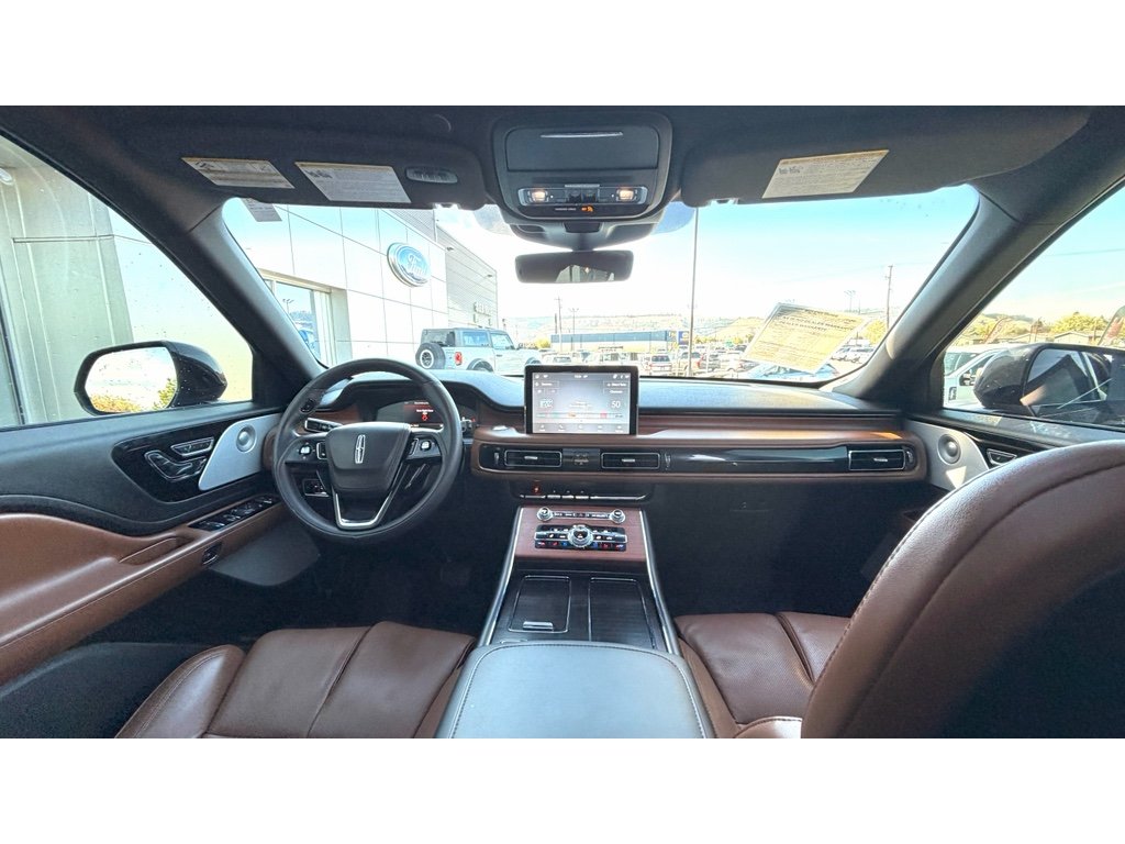 Used 2023 Diamond Red Metallic Tinted Clearcoat Lincoln Reserve image 13
