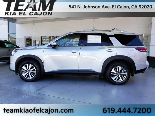 Used 2024 Silver Nissan SL image 6