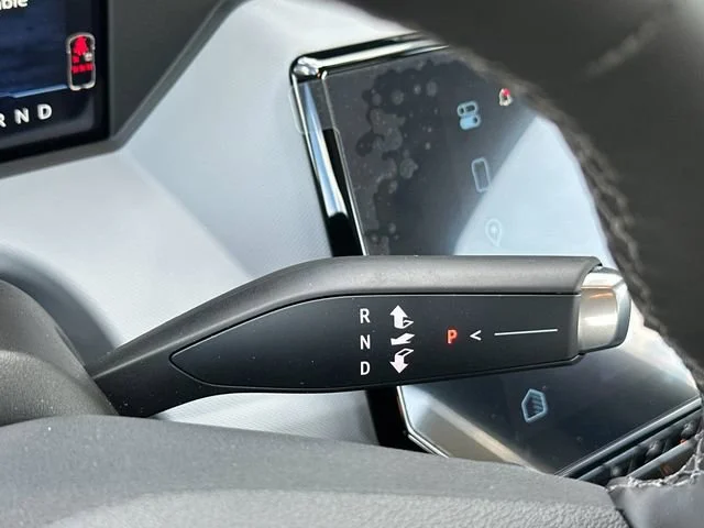 New 2027 Summit White Chevrolet LT image 22