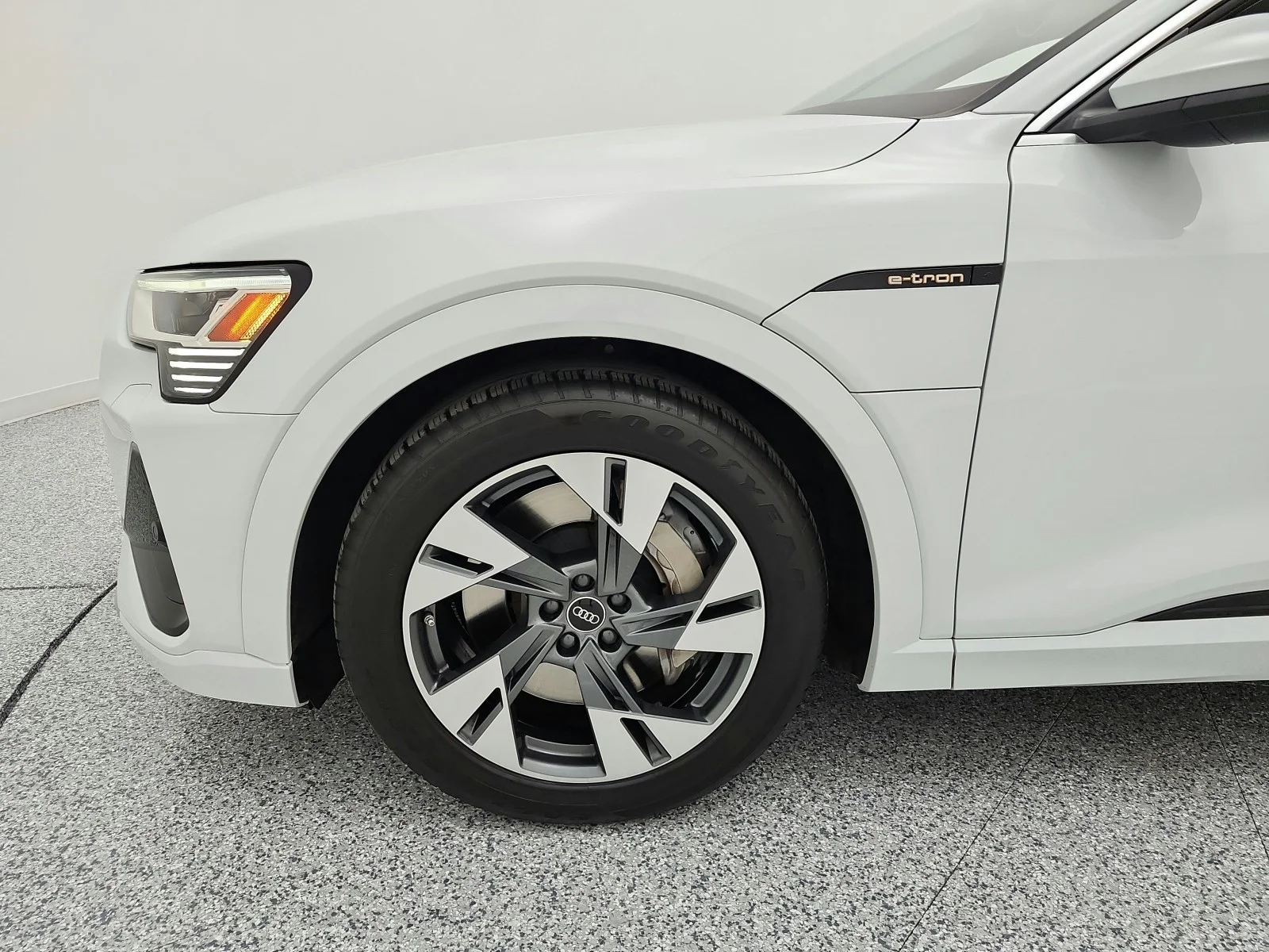 Used 2022 Glacier White Metallic Audi S line Premium quattro image 18