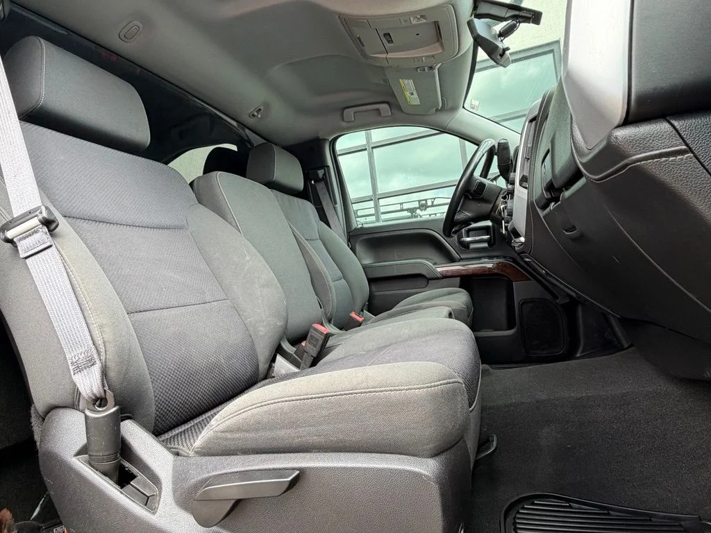 Used 2017 Black GMC SLE image 17