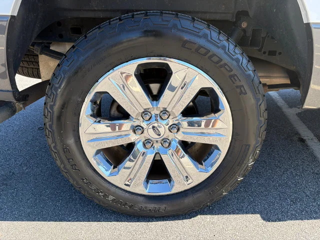 Used 2018 Silver Ford XLT image 17