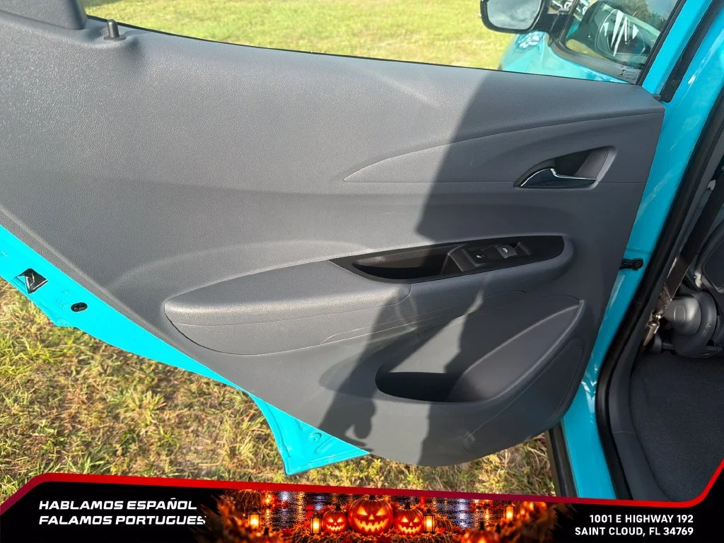 Used 2021 OASIS BLUE Chevrolet Premier image 24