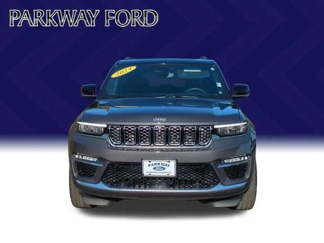 Used 2024 Gray Jeep Summit Reserve image 8