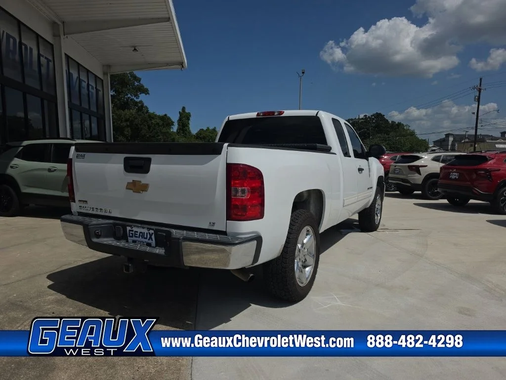 Used 2012 White Chevrolet LT image 7