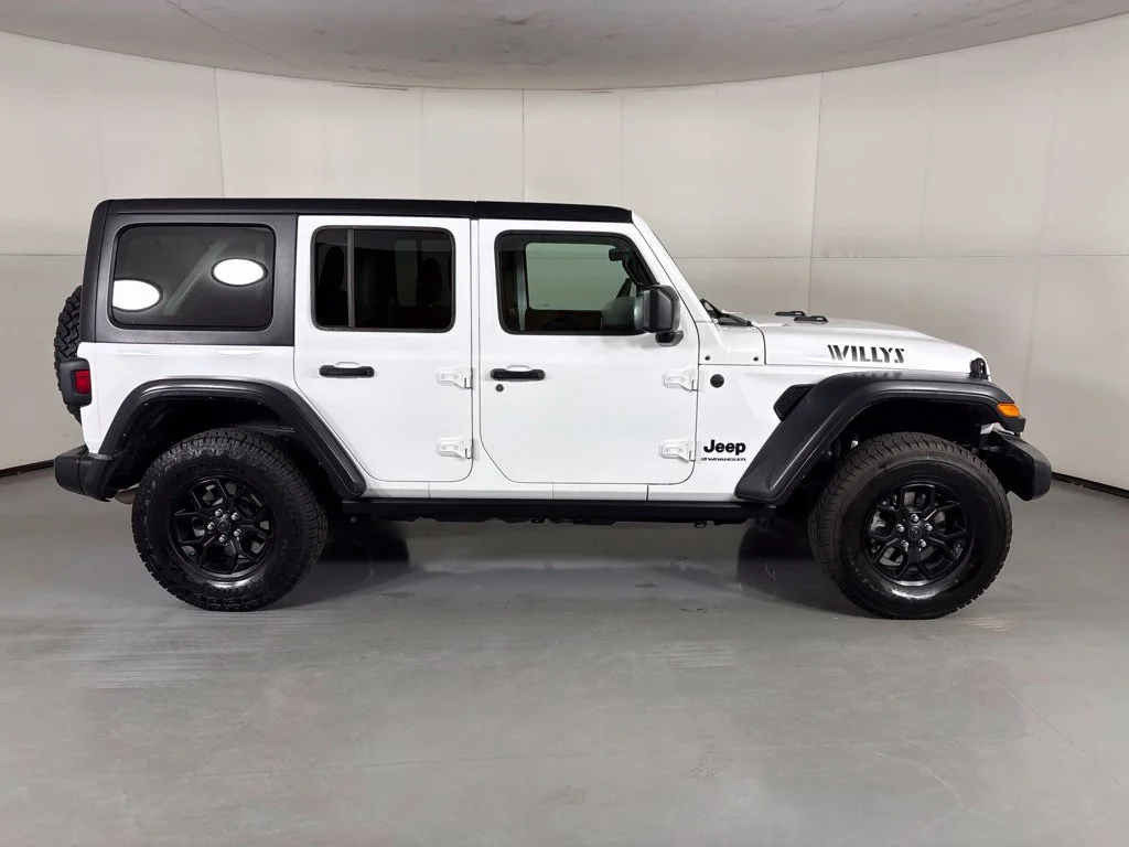 Used 2025 White Jeep Willys image 9