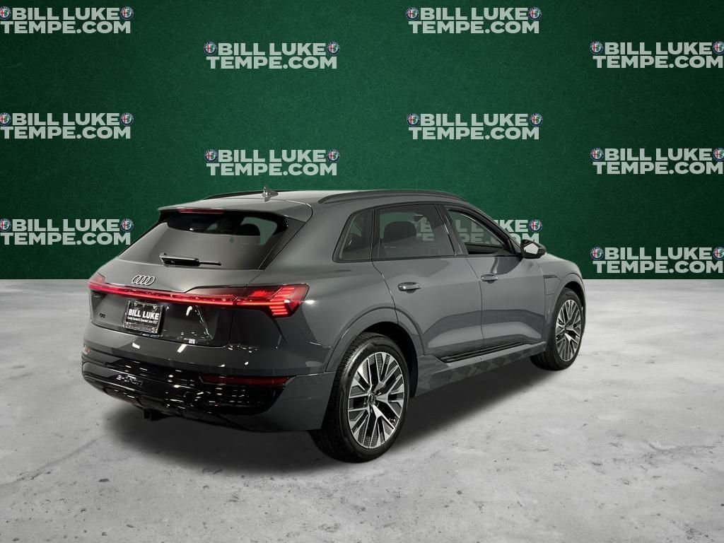 2024 Audi Q8 E-tron Premium Plus photo 4