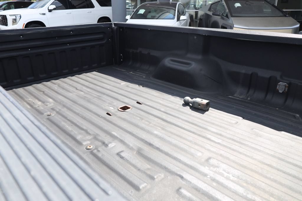 Used 2005 White Ford Lariat image 21