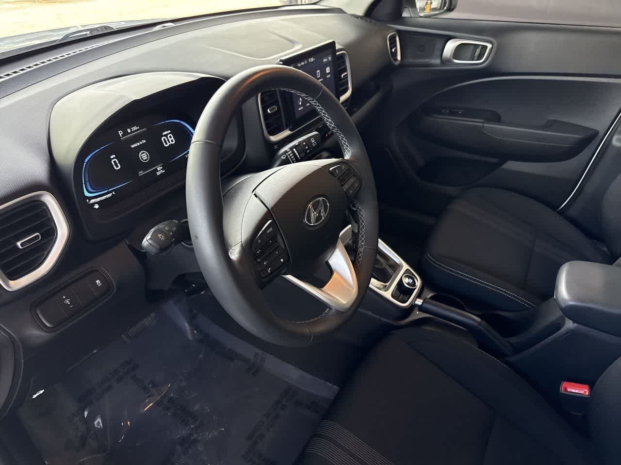2025 Hyundai Venue SEL - Photo 13