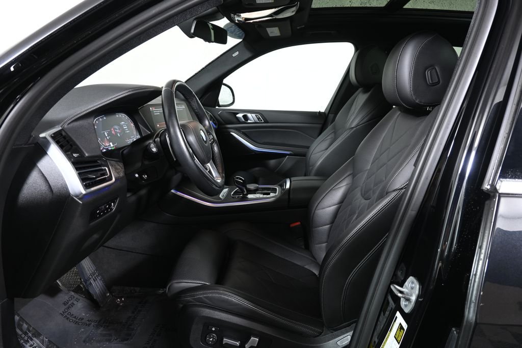 Used 2023 Black BMW xDrive40i image 3