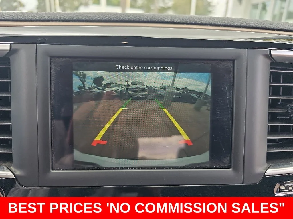 Used 2018 White Chrysler Touring L image 23