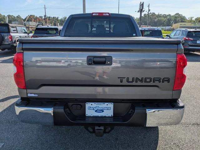 Used 2016 Magnetic Gray Metallic Toyota SR5 image 5