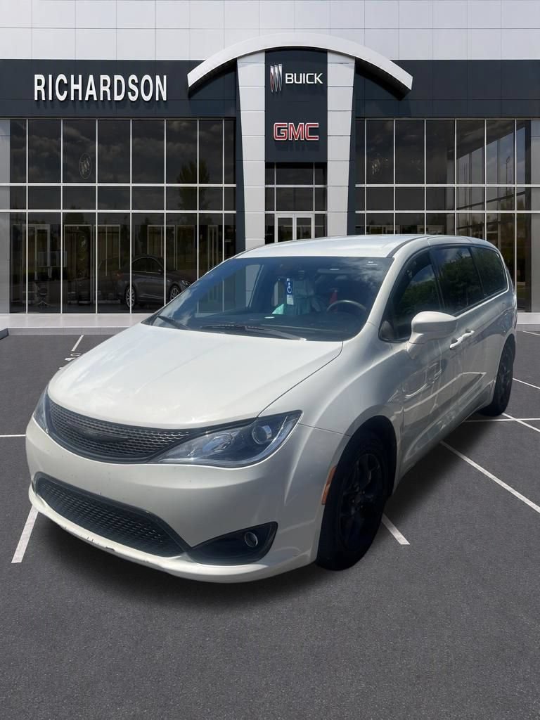 Used 2020 White Chrysler Touring image 14