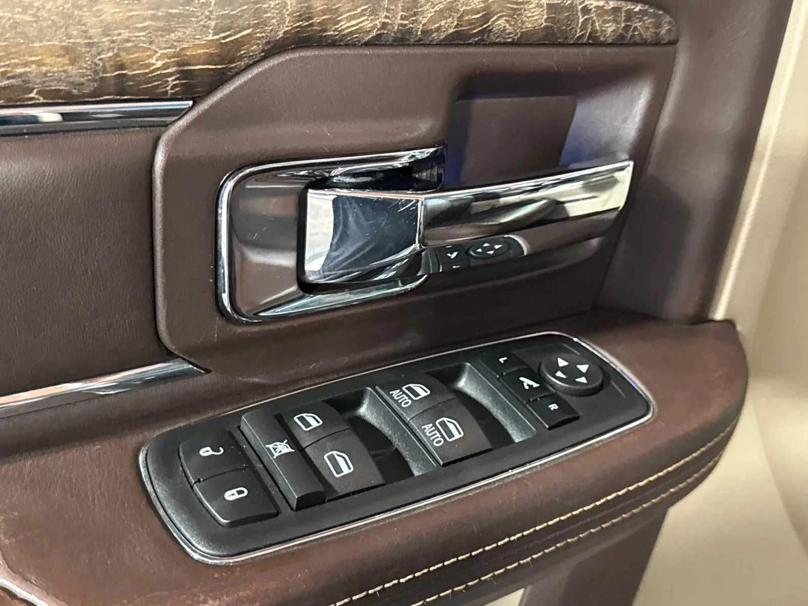 Used 2015 Black Ram Laramie Longhorn image 16