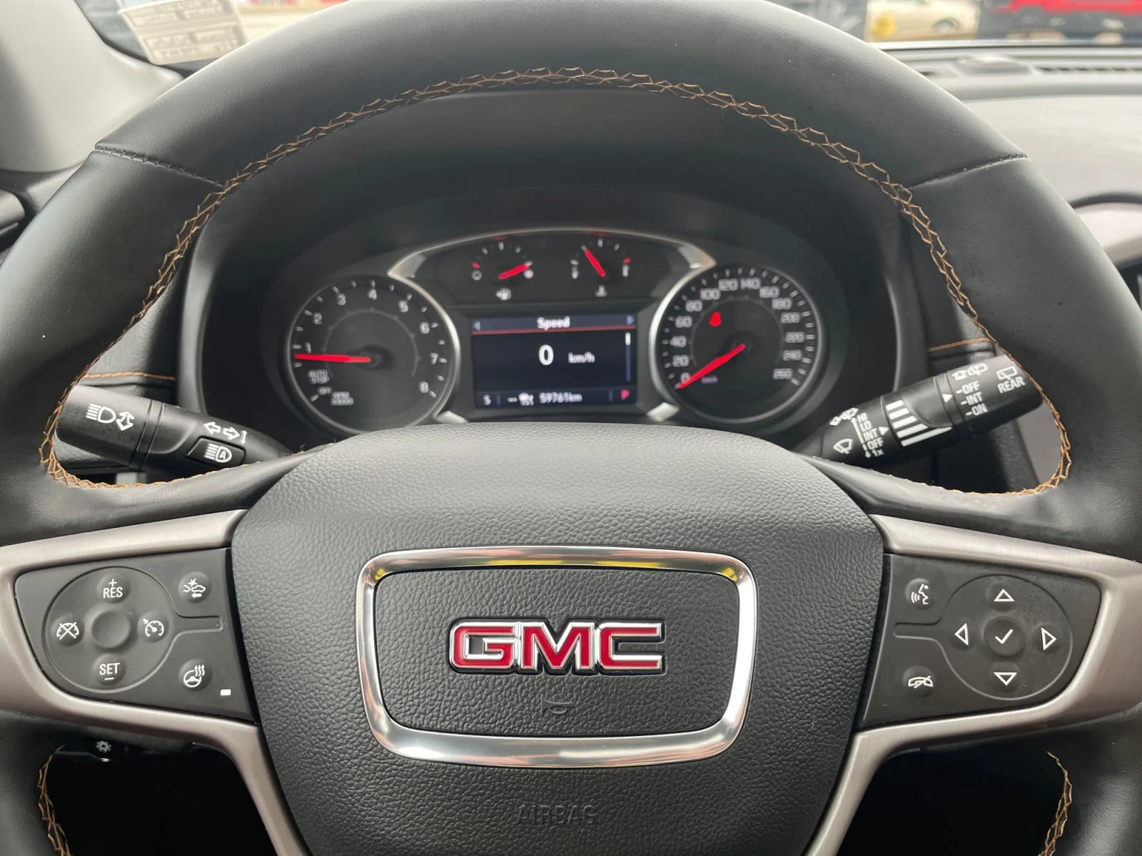 Used 2024 White GMC AT4 AWD image 23