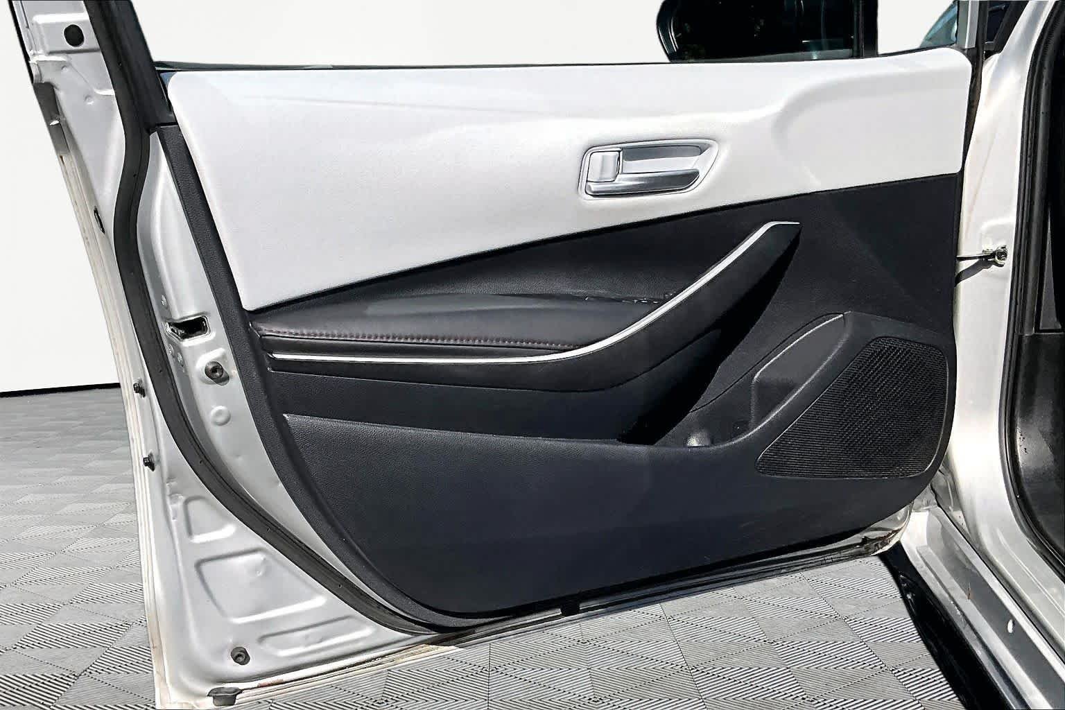 Used 2025 Classic Silver Metallic Toyota SE image 22