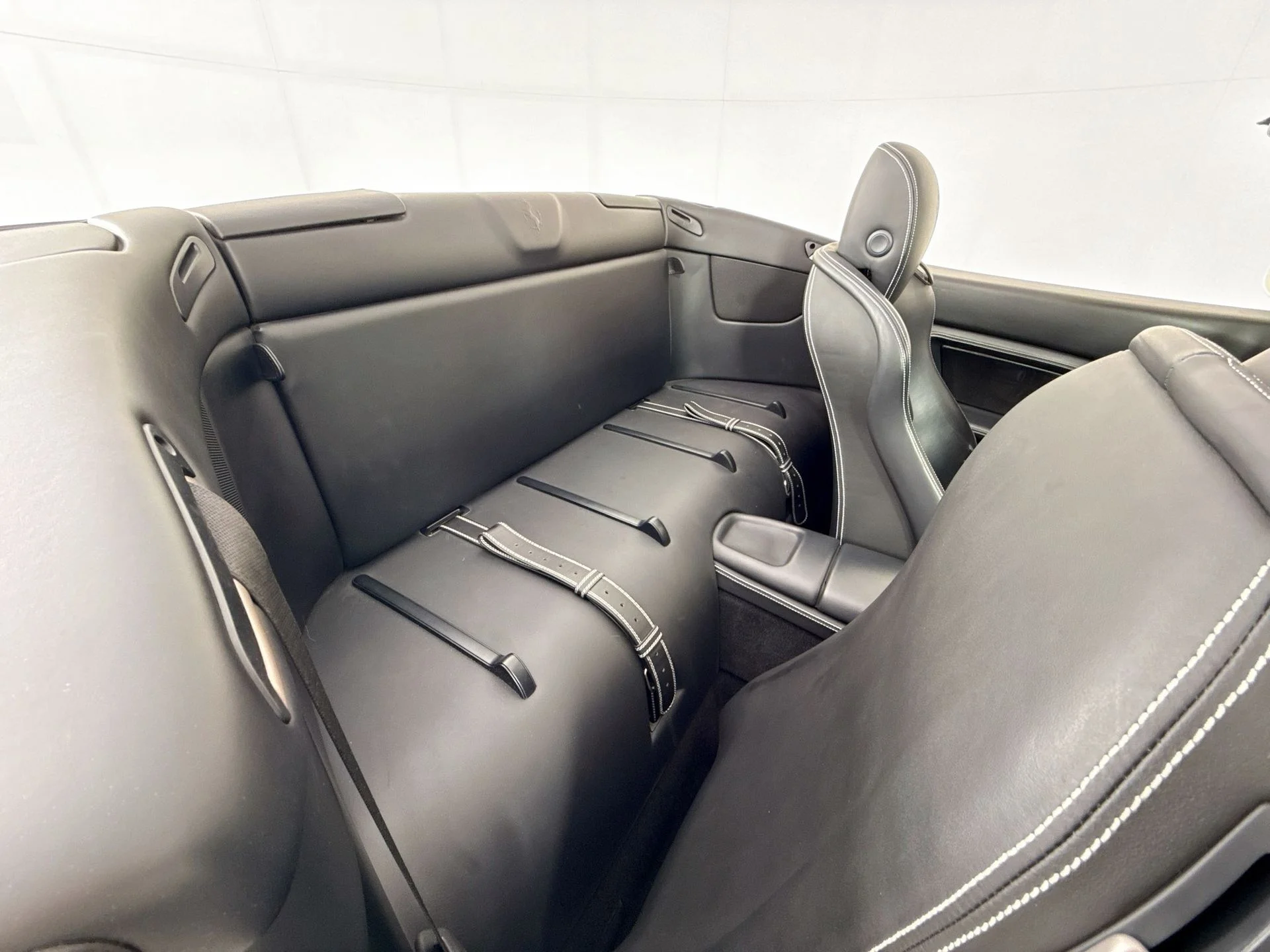 Used 2010 Bianco Avus Ferrari Base image 20