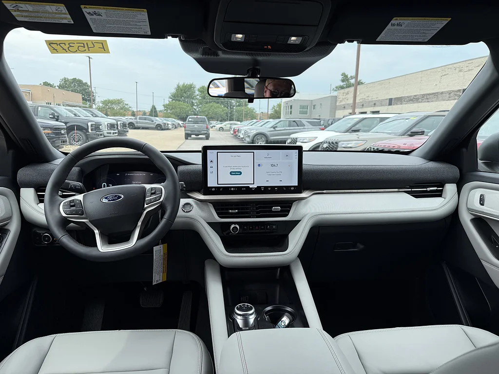 New 2027 Star White Metallic Tri-Coat Ford Active image 5