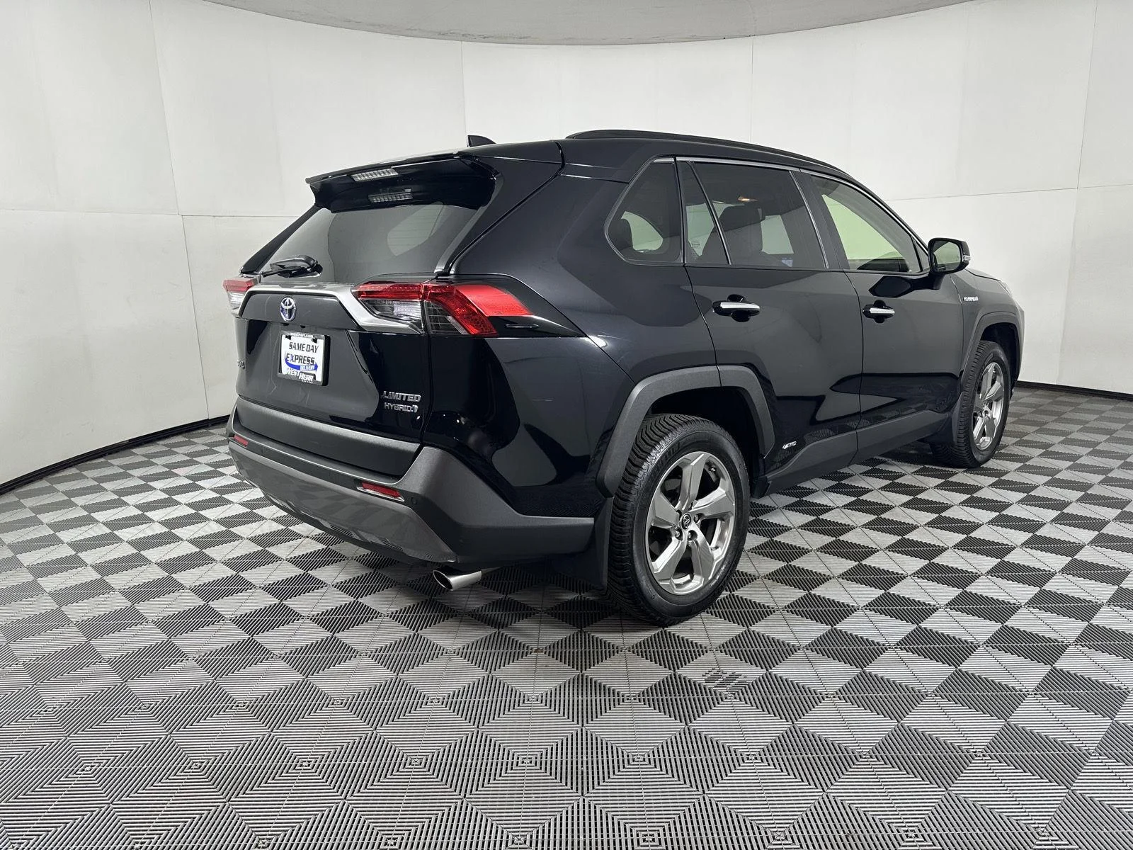 Used 2019 Midnight Black Metallic Toyota Limited image 20