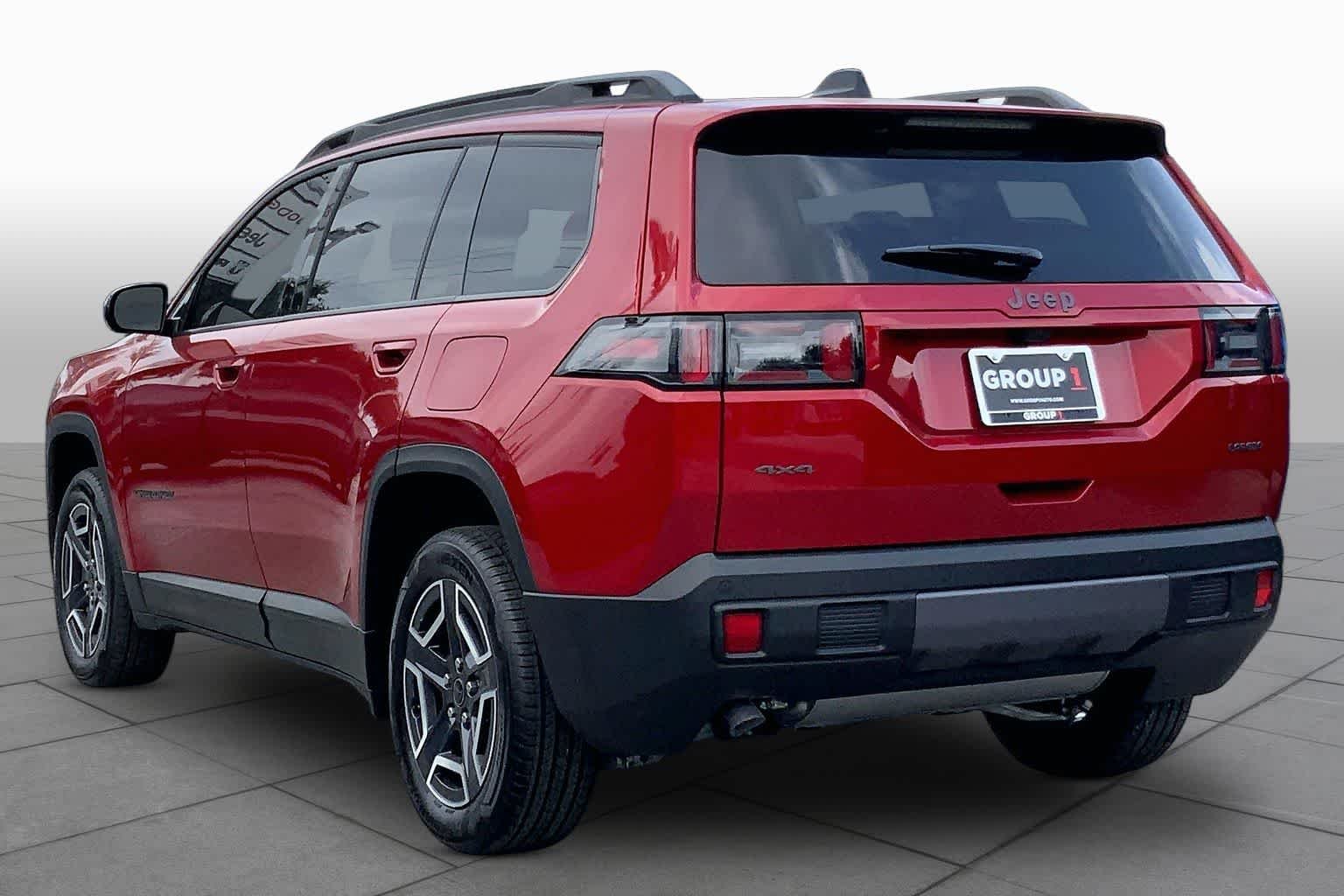New 2026 Red Hot Pearl-Coat Exterior Paint Jeep Laredo image 9