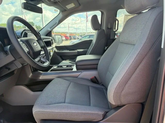 New 2026 Oxford White Ford XLT image 43