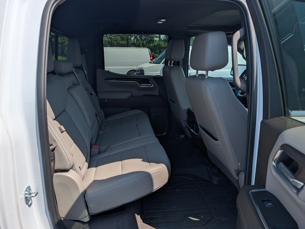 Used 2023 White GMC SLT image 7