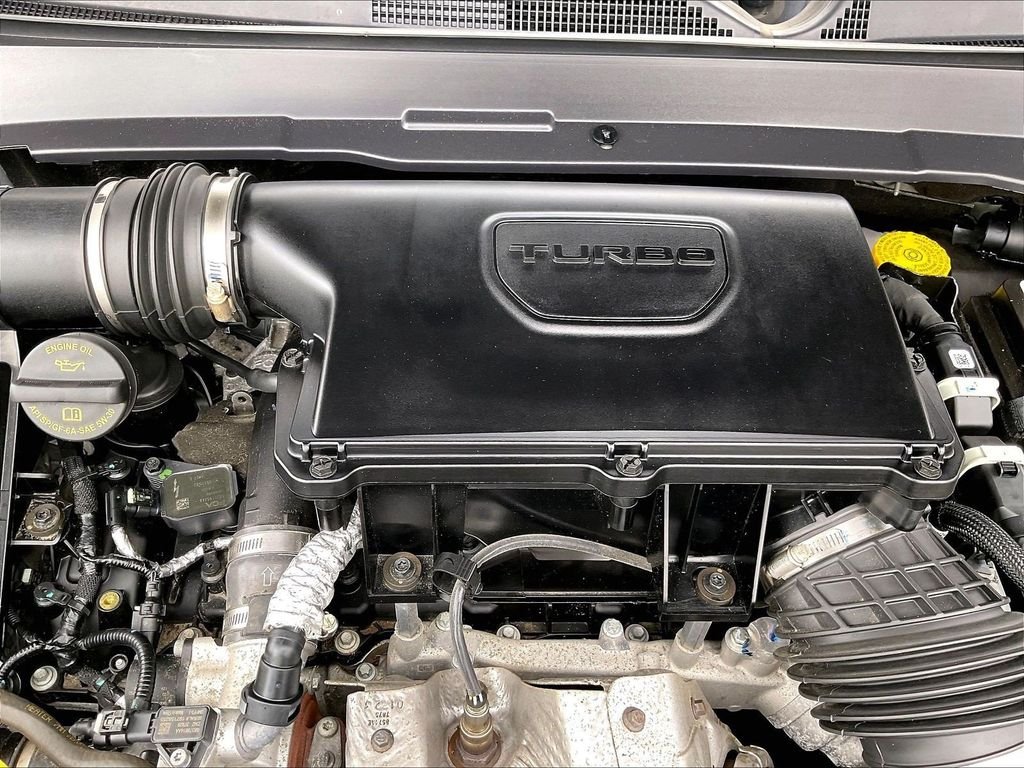 Used 2023 Silver Jeep Limited image 35