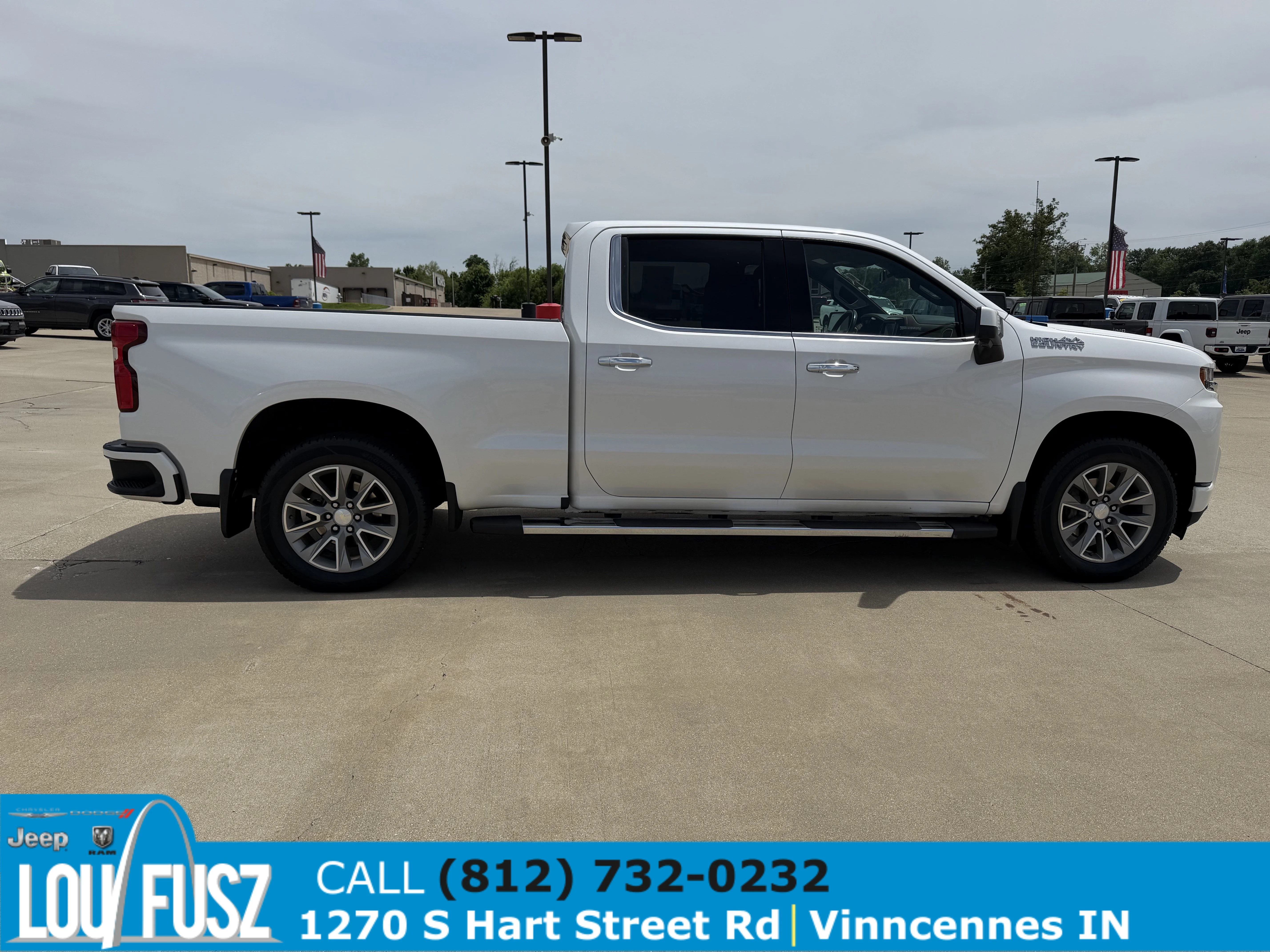 Used 2022 White Chevrolet High Country image 8