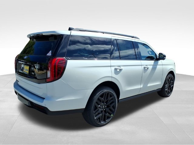 New 2027 Star White Metallic Tri-Coat Ford Platinum image 16