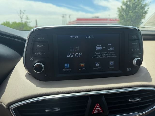 Used 2019 Black Hyundai SE image 11