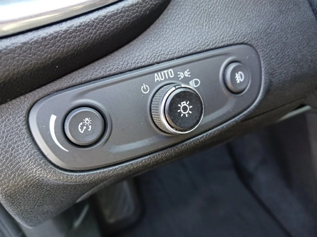 Used 2017 MOSAIC BLACK METALLIC Chevrolet Premier image 35