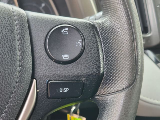 Used 2015 White Toyota XLE image 14