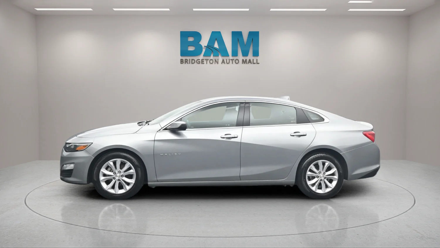 Used 2025 Sterling Gray Metallic Chevrolet 1LT image 3